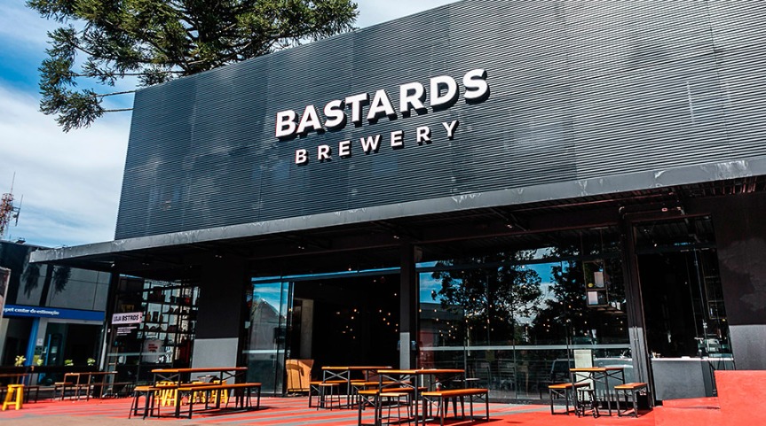 Bastards Brewery inaugura novo bar em Curitiba com operações de café-da-manhã, almoço, chopes especiais e ampla carta de drinks